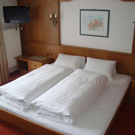 Tanneck Garni Apartment Berwang Bagian luar foto