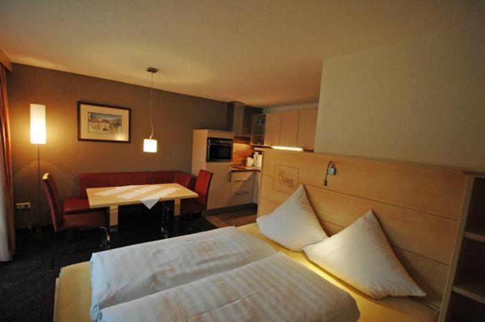 Tanneck Garni Apartment Berwang Bagian luar foto