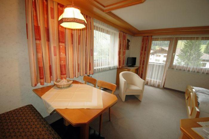 Tanneck Garni Apartment Berwang Bagian luar foto