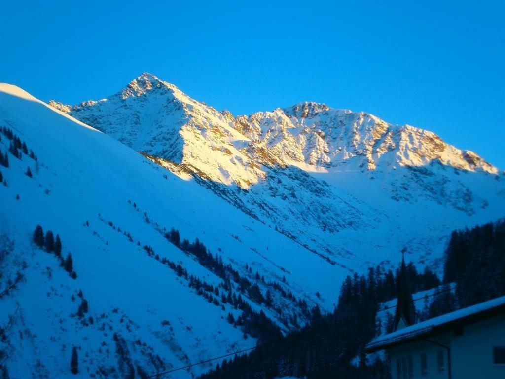 Tanneck Garni Apartment Berwang Bagian luar foto